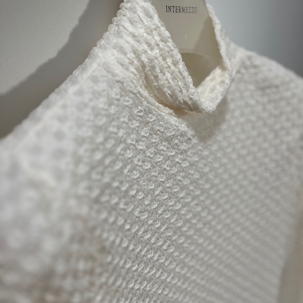 DKNY Women's Pebblelace Longsleeve Highneck Versatile Tops